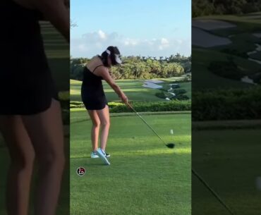 #shorts #golf #golfgirl #shortsvideo #shortsfeed