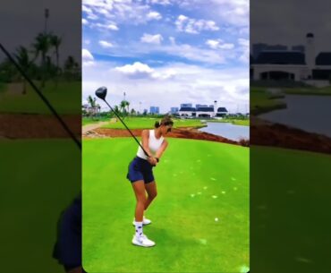 Golf Girl Debora Seo Shows Us Her Driving Skills #golfswing #golf #golfgirl