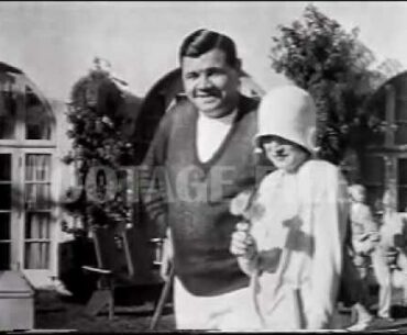 BABE RUTH PLAYING GOLF, 1930 #7632