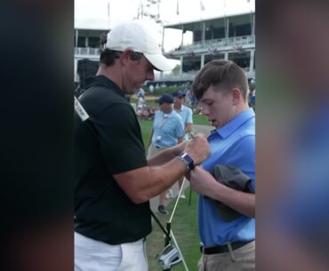 Flipping out for an autograph from Rory 😂