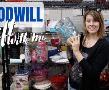 I COULDN'T Just LEAVE | Goodwill Thrift With Me | Reselling