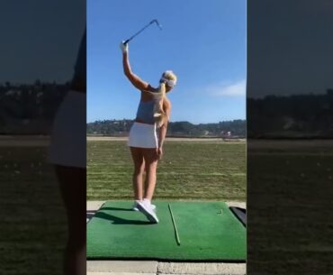 Golf girl single hand smashes