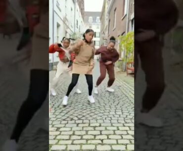 3 BUFFALO GALS  going round the outside #letithappen #hiphop #dance #tiktok #bboy