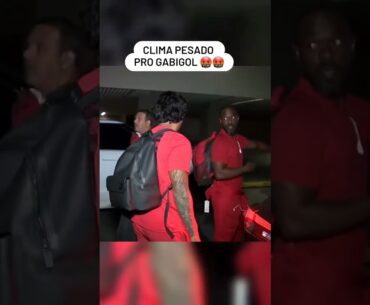 TORCIDA DO FLAMENGO PEGOU NO PÉ DO GABIGOL EM PROTESTO #Shorts