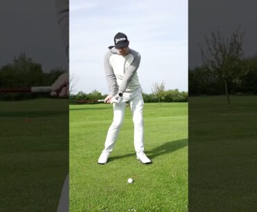 STOP playing your hybrids like this (golf swing basics)