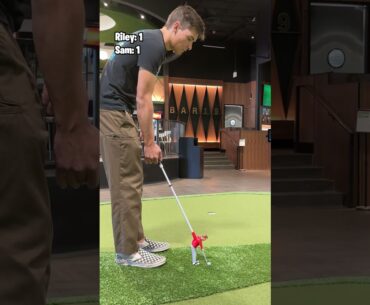 Tiny Golfer On A Stick Plays a Par 3!!