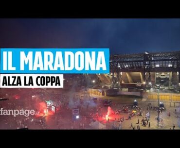 Napoli, i tifosi festeggiano lo Scudetto al Maradona: "L'anno prossimo vogliamo ancora Spalletti"