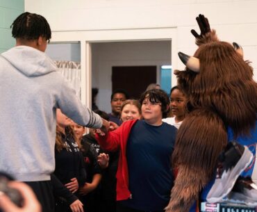 Ousmane Dieng Donates 500 Pairs of Shoes and Athletic Gear to 3 Local Organizations | OKC Thunder