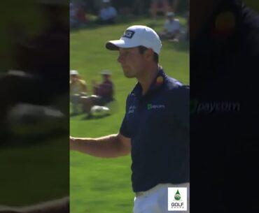 Viktor Hovland's Clutch Putt: Closing In on the Lead at The Memorial Tournament 2023 #Shorts