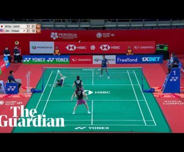 Epic 211-shot badminton rally delights fans in Malaysia