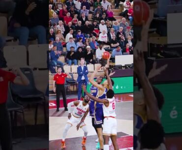 ABSURD Wembanyama Putback Dunk🤯 | #Shorts absurd