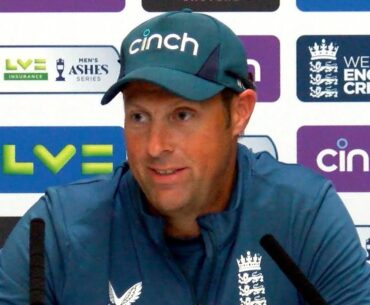 'No one UNDERSTANDS THE RULES!' | Marcus Trescothick as Duckett survives | Day 4 2nd Ashes Test