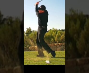 How to hit a flop shot: Phil Mickelson #shorts #golf #golfswing #golftips #golfsecrets