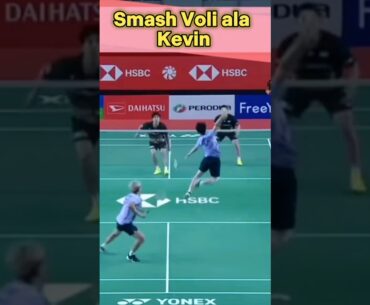 Smash Voli ala Kevin Sanjaya