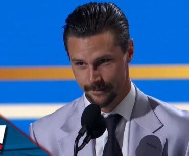 Sharks Defenceman Erik Karlsson Receives The 2022-23 Norris Trophy