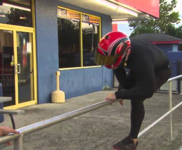 Total Divas Season 3, Episode 13 Clip: Nikki Bella and John Cena race go-karts