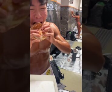 Bodybuilder Has Cheat Meal After Months