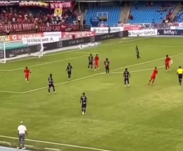 GOL DE EDWIN CARDONA CON AMÉRICA DE CALI DESDE LA TRIBUNA.