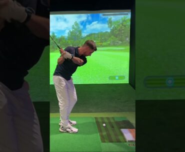 😳 Insane Golf Simulator! ⛳️