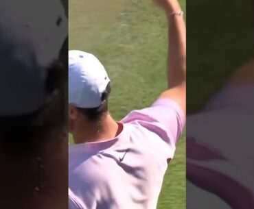 Rory McIlroy's MAGIC eagle after HUGE drive! 🤯