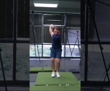 Narrow stance swings take away stability forcing you to get more speed out of the arms #golftips