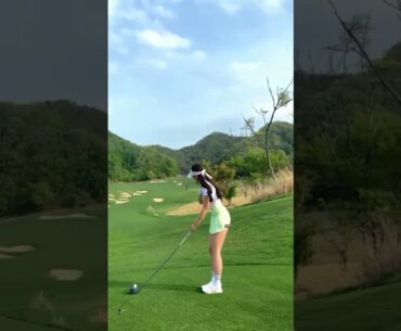 Pretty Girl playing at golf course #golfgirl #ladygolfers #lgpa #klgpa #golf #jlpga