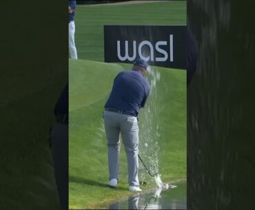 Water causes CHAOS for Shane Lowry! 😱