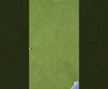 Are you sinking this putt? 🤔 #golf