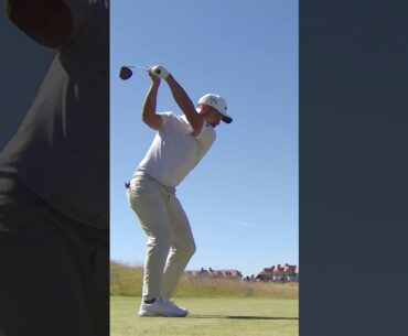 Xander Schauffele golf swing