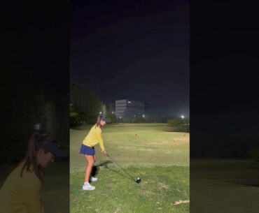 golf girl swing at night #nightgolf #golfgirl #short