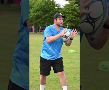 How To Catch A Rugby Ball @rugbybricks Rugby Skills | Peter Breen