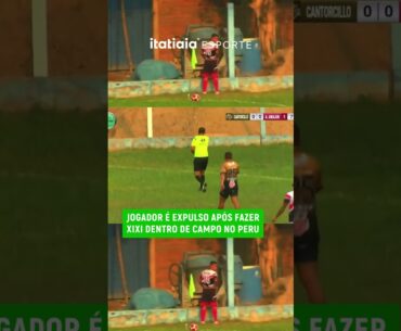 JOGADOR É EXPULSO APÓS FAZER XIXI EM CAMPO