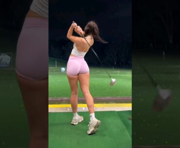 Amazing Golf Swing you need to see | Golf Girl awesome swing | MOLLIE LOUISE WHITE