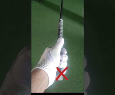 HOW TO GRIP THE GOLF CLUB - Left Hand Hold #shorts