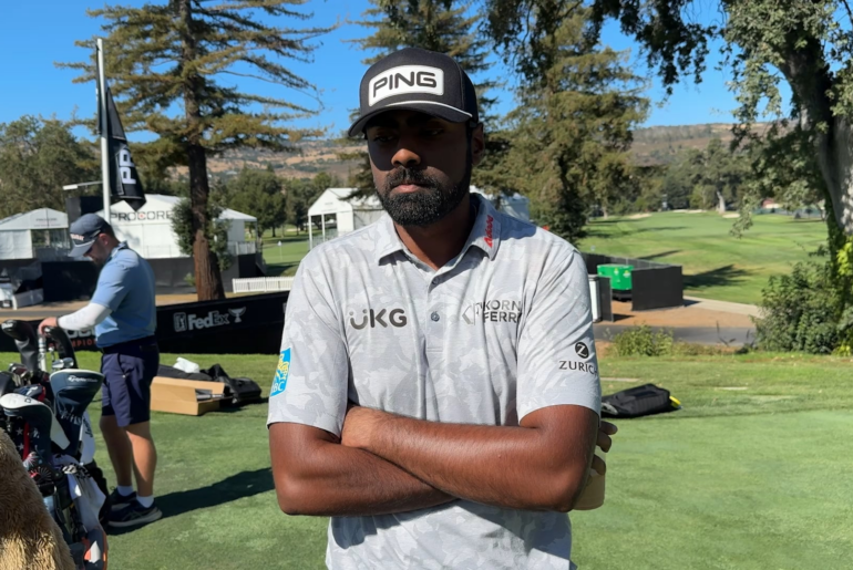 After repeated chunks with his 7-iron, Sahith Theegala explains why he now has two 8-irons in his bag.