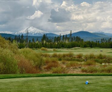 This golf course has it all... #shorts