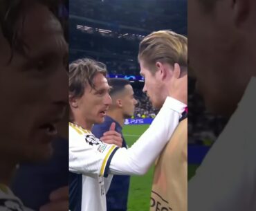 Kevin De Bruyne asked Luka Modric for his shirt at full-time 🤝👀