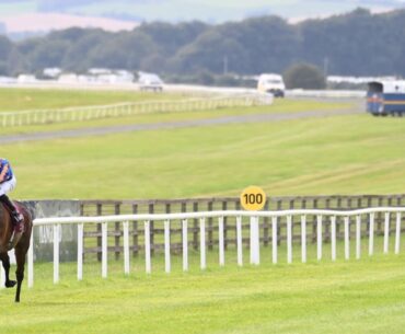 GROSVENOR SQUARE wins by 20 lengths in Curragh romp