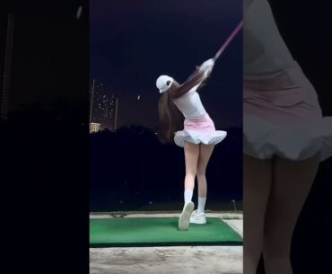 Great swing 😎 #golfswing #golf #golfer #girl #beautifulgirl #cutebaby #cutegirl #style #golfstyle