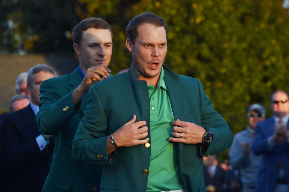 Spieth handed Willett his green jacket just hours after his staggering collapse