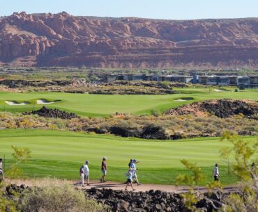 How much does it cost to stay and play Black Desert golf course in Utah?